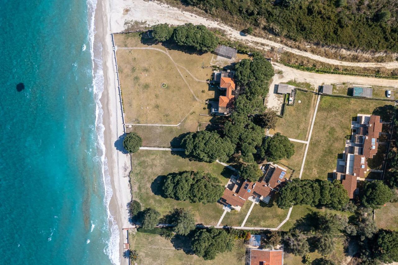 #Flh - Amalthia & Αthena Beachfront Houses In Pefkohori Exterior foto